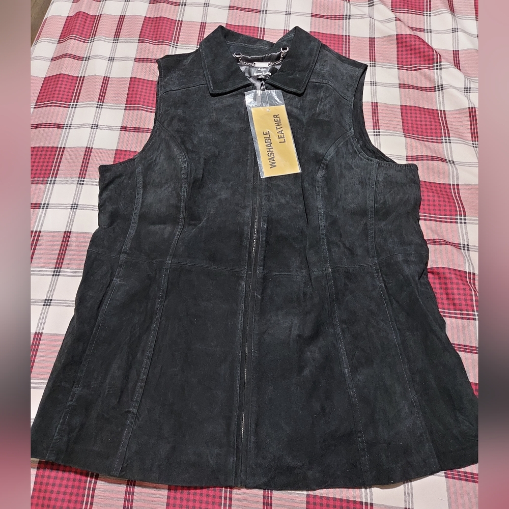 NWT Women's Dennis basso 100% Leather Sleeveless Vest, Black - Picture 5 of 10